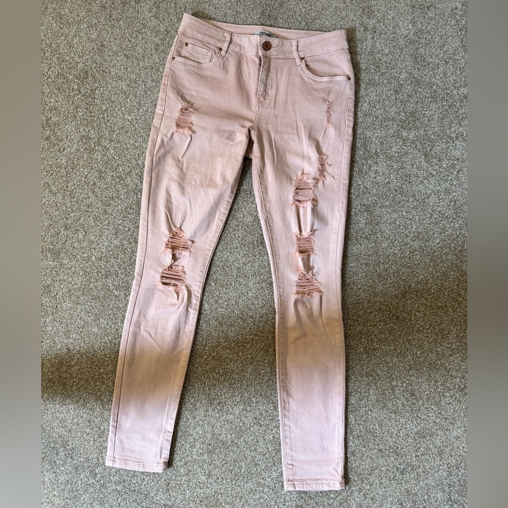 Refuge Peachy Pink Distressed Women’s  Skinny Jeans Size 8 🍑